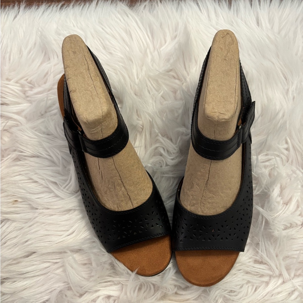 Cobb Hill by New Balance Black Perforated Laurel Instep Sandals